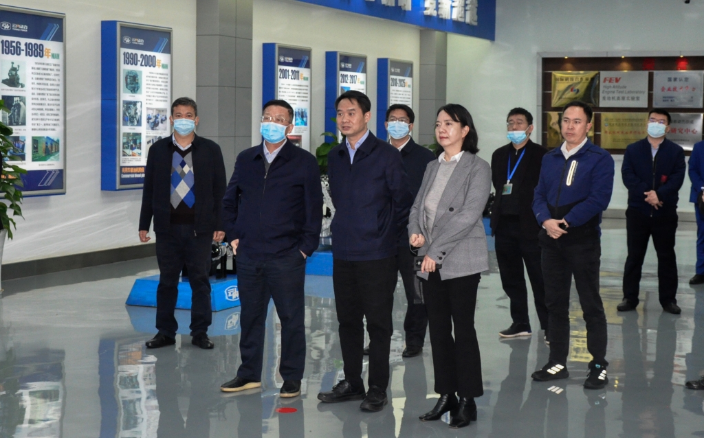 昆明市委常委杨东伟一行到云南尊龙集团动力集团有限公司开展调研